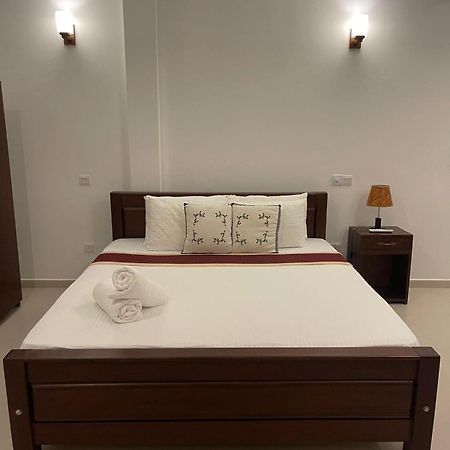 Mihira Gedara Apartments Unawatuna Buitenkant foto