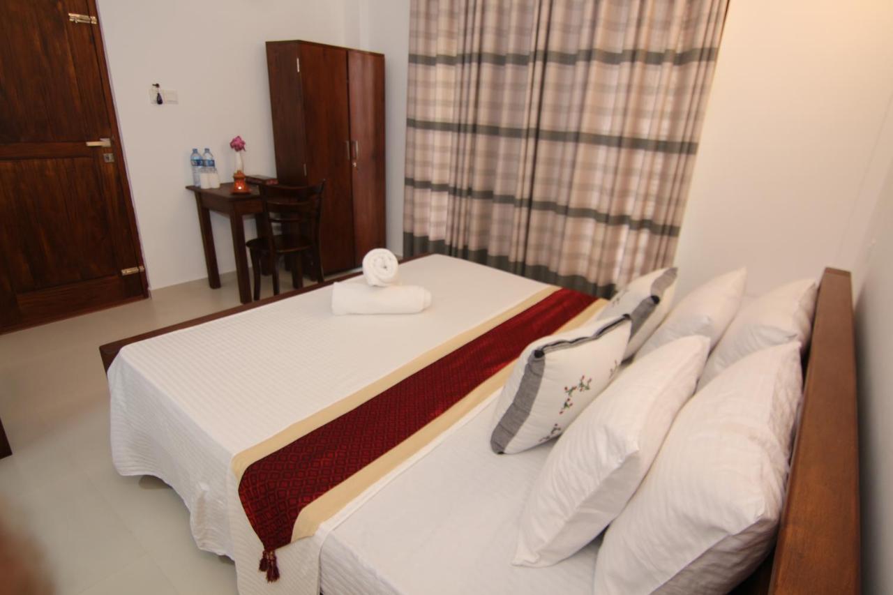 Mihira Gedara Apartments Unawatuna Buitenkant foto