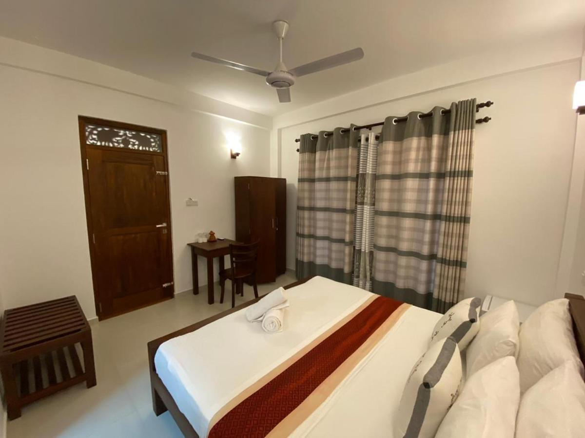 Mihira Gedara Apartments Unawatuna Buitenkant foto